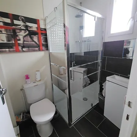 Chez Christina 250m De La Проживание в семье