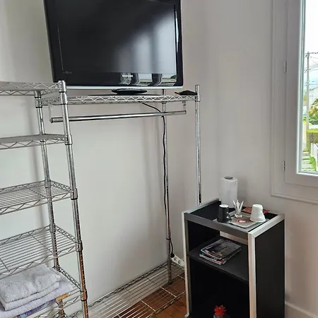 Проживание в семье Chez Christina 250m De La Руайян