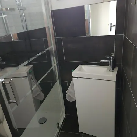 Chez Christina 250m De La Privat bolig